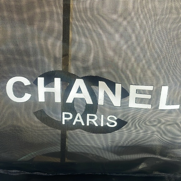 Brand New GWP CHANEL mesh tote and baby pouch - Picture 6 of 17